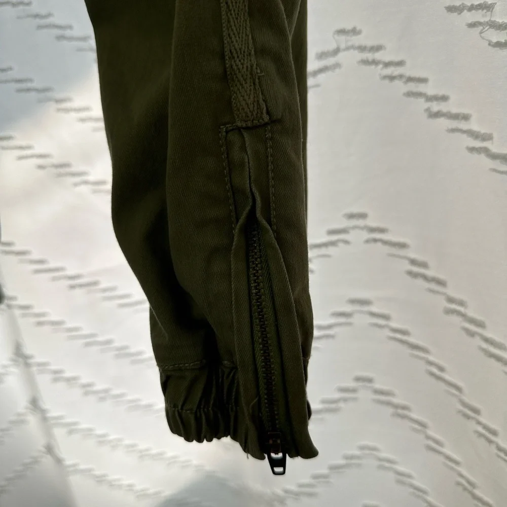 Aventura Women's Olive Cropped Pants - Picture 3 of 6